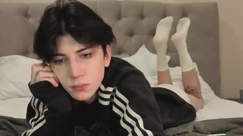 Snapshot of oliver_star_boy chatting on 02-10-26, 12:04 oliver online show from 02-10-26, 12:04