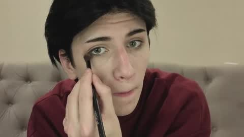 Snapshot of oliver_star_boy chatting on 02-14-26, 03:42 oliver online show from 02-14-26, 03:42