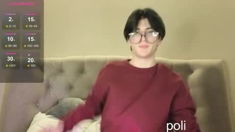 Snapshot of oliver_star_boy chatting on 02-16-26, 04:36 oliver online show from 02-16-26, 04:36