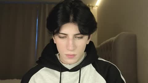 Snapshot of oliver_star_boy chatting on 02-26-26, 02:49 oliver online show from 02-26-26, 02:49