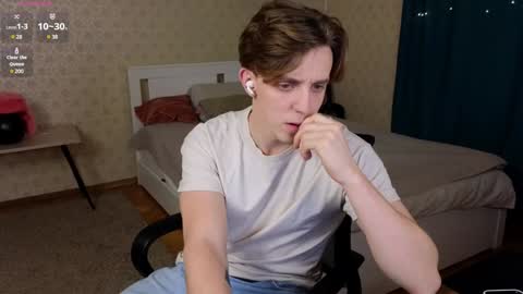 Snapshot of oliver_travis chatting on 12-24-24, 11:55 Oliver Evans online show from 12-24-24, 11:55