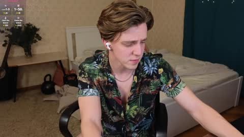 Snapshot of oliver_travis chatting on 02-04-25, 11:38 Oliver Evans online show from 02-04-25, 11:38