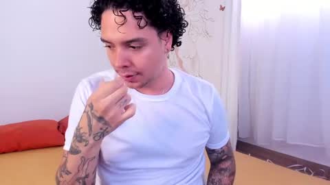 Snapshot of oliver_usher chatting on 12-02-24, 02:08 Mr Blue Sky online show from 12-02-24, 02:08