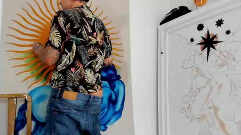 Snapshot of oliver_usher chatting on 01-14-25, 06:07 Mr Blue Sky online show from 01-14-25, 06:07