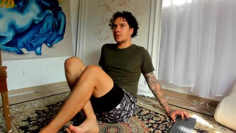 Snapshot of oliver_usher chatting on 02-04-25, 08:06 Mr Blue Sky online show from 02-04-25, 08:06