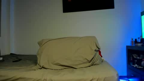 Oliver bennet online show from 10-21-25, 01:06