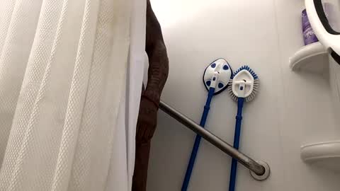 olivertwist1273 online show from 12-15-24, 06:04