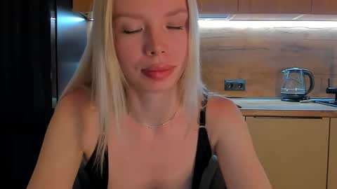 Snapshot of olivia_bells chatting on 05-08-26, 09:20 Olivia 3 online show from 05-08-26, 09:20