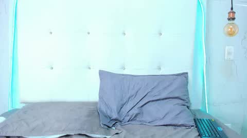  olivia  online show from 11-26-25, 06:53