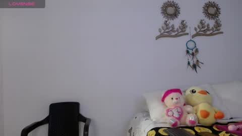 Snapshot of olivia_col chatting on 06-19-26, 08:34 Olivia Gonzales online show from 06-19-26, 08:34