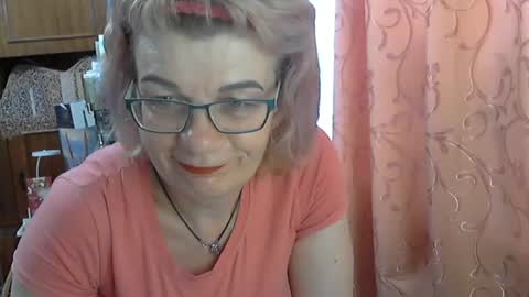 Snapshot of olivia_mia25 chatting on 06-29-26, 08:31 Olivia Mia online show from 06-29-26, 08:31