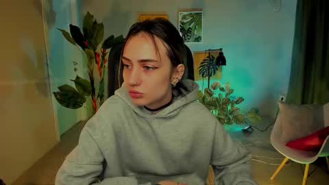 Snapshot of olivia_norton_ chatting on 09-25-25, 12:09 olivia_norton_ online show from 09-25-25, 12:09