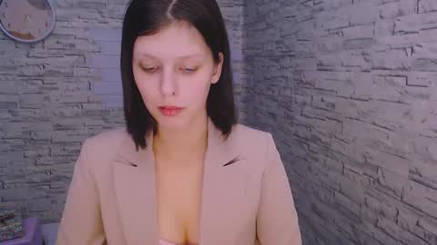 Olivia online show from 12-16-24, 04:27