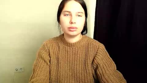 Olivia online show from 10-20-25, 03:51