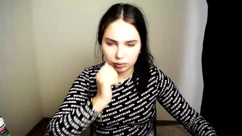 Olivia online show from 11-17-25, 11:05