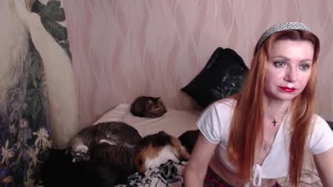 Snapshot of olivia_redd chatting on 02-16-25, 10:10 Olivia online show from 02-16-25, 10:10
