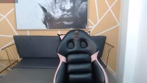 Snapshot of olivia_russo chatting on 02-05-26, 08:13 Olivia online show from 02-05-26, 08:13