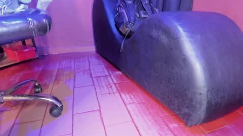   online show from 02-18-25, 01:00