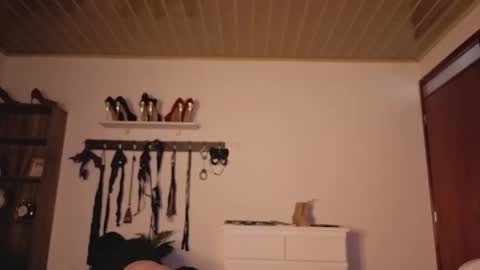   online show from 12-14-25, 01:05