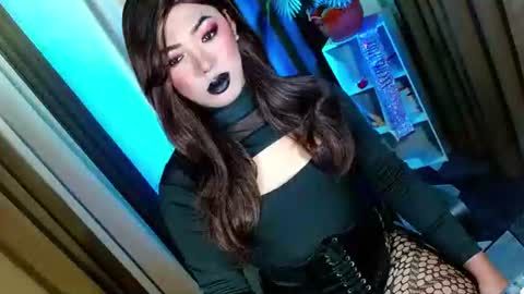 Miss OLIVIA online show from 10-26-25, 08:09