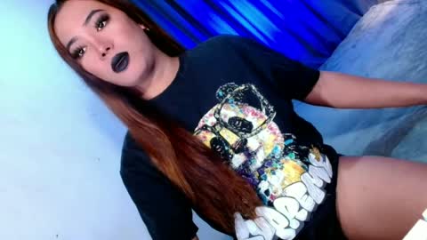 Snapshot of olivia_the_temptress27 chatting on 06-30-26, 04:24 Miss OLIVIA online show from 06-30-26, 04:24