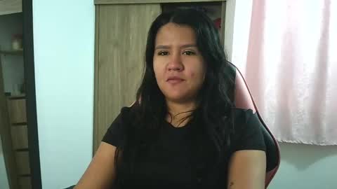 Olivia online show from 11-12-25, 01:33