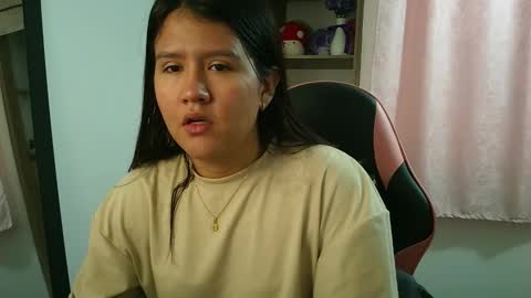 Olivia online show from 03-26-26, 01:17