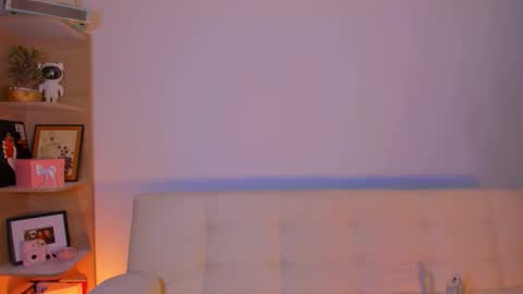 Olivia online show from 03-28-26, 05:40