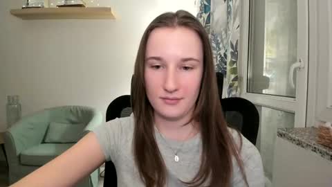 Oliwiaa2004 online show from 01-05-25, 07:49