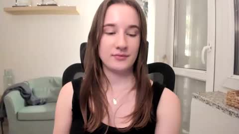 Oliwiaa2004 online show from 02-16-25, 09:16