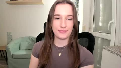 Oliwiaa2004 online show from 03-06-25, 10:26