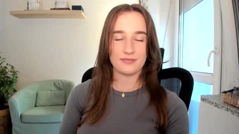 Oliwiaa2004 online show from 09-09-25, 12:48