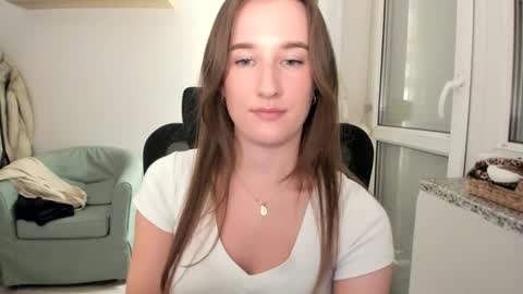 Oliwiaa2004 online show from 12-17-25, 10:38