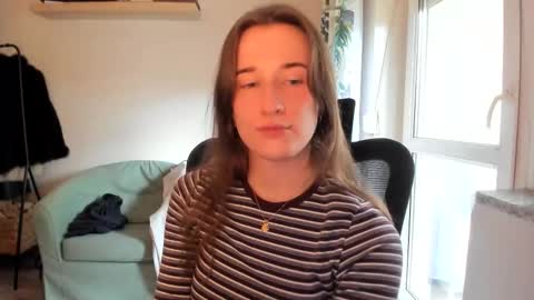 Snapshot of oliviaaa2003 chatting on 06-02-26, 02:30 Oliwiaa2004 online show from 06-02-26, 02:30