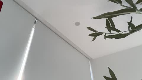 Snapshot of oliviabrookess chatting on 11-26-25, 08:10 Olivia Brookes online show from 11-26-25, 08:10