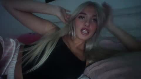 oliviacarterrr online show from 10-02-25, 08:54