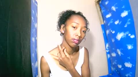 oliviah27 online show from 10-03-25, 10:01