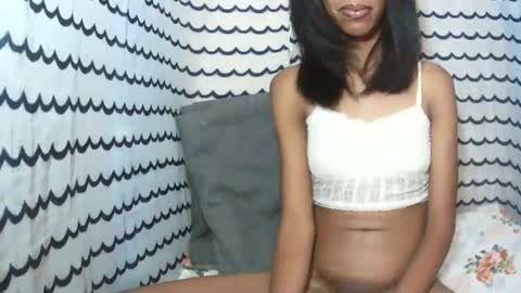 oliviah27 online show from 11-07-25, 07:41