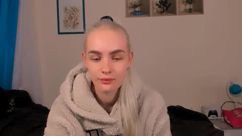 oliviaBeauty online show from 04-25-26, 01:36