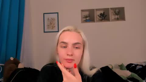 oliviaBeauty online show from 06-16-26, 09:39