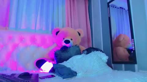 oliviahot01 online show from 12-01-25, 04:17