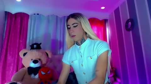 oliviahot01 online show from 03-27-26, 03:12