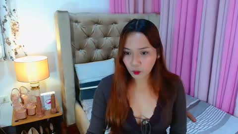 oliviahutton online show from 05-12-26, 12:52