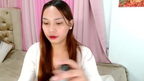 oliviahutton online show from 05-16-26, 06:17