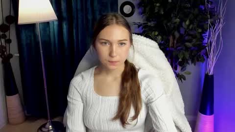 Snapshot of olivialangs chatting on 03-09-26, 12:20 olivialangs online show from 03-09-26, 12:20