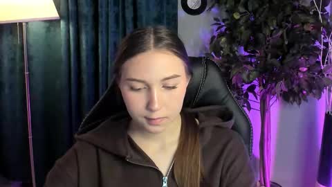 Snapshot of olivialangs chatting on 03-19-26, 12:53 olivialangs online show from 03-19-26, 12:53