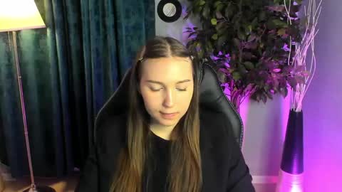 Snapshot of olivialangs chatting on 03-24-26, 11:04 olivialangs online show from 03-24-26, 11:04