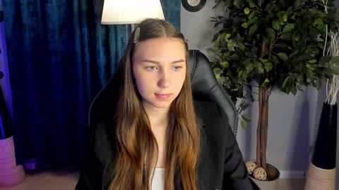Snapshot of olivialangs chatting on 03-27-26, 11:32 olivialangs online show from 03-27-26, 11:32