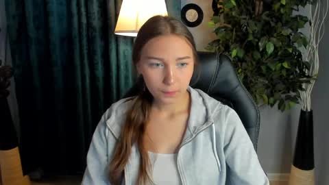 Snapshot of olivialangs chatting on 05-14-26, 10:55 olivialangs online show from 05-14-26, 10:55