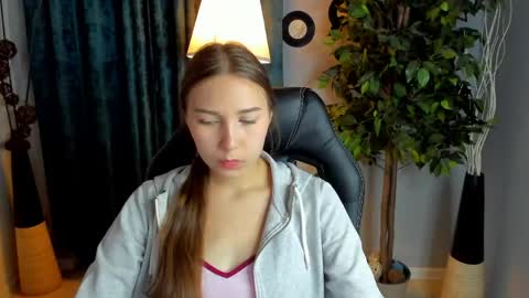Snapshot of olivialangs chatting on 05-15-26, 11:06 olivialangs online show from 05-15-26, 11:06